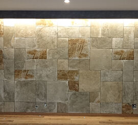 マンションの大型タイルを用いた内装工事