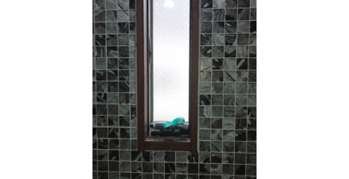 マンションの大型タイルを用いた内装工事